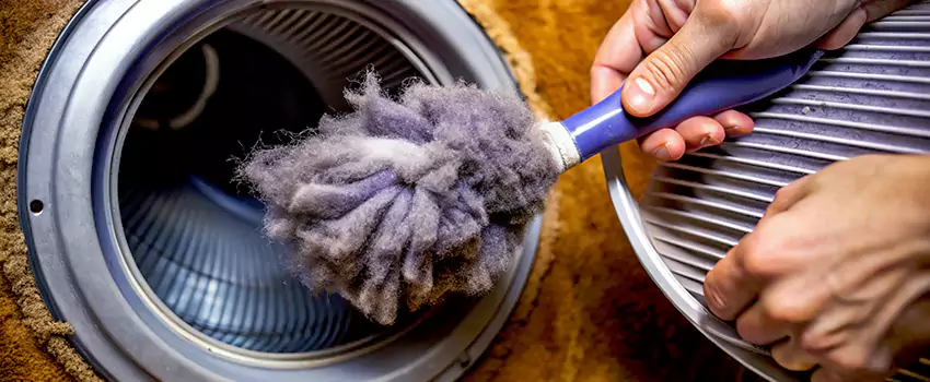 Signs Of A Clogged Dryer Lint Trap in Drummondville, Quebec